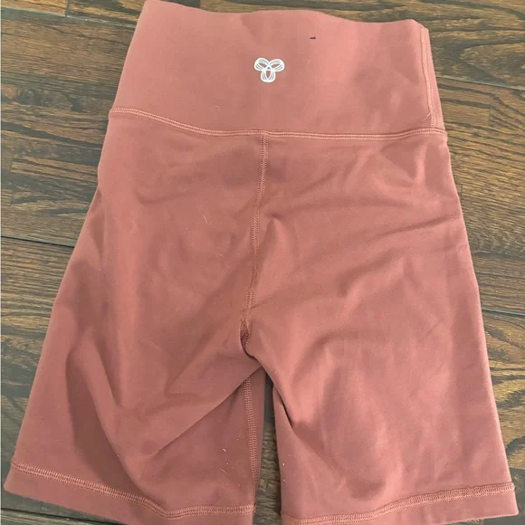 Women's Rust Shorts - Picture 1 of 2